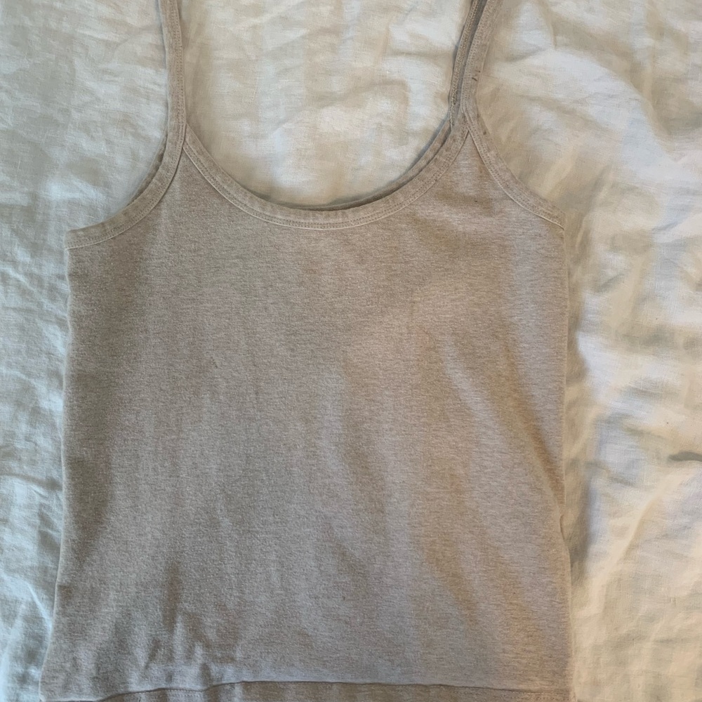 Tank top from forever 21 it’s an L and the color is gray